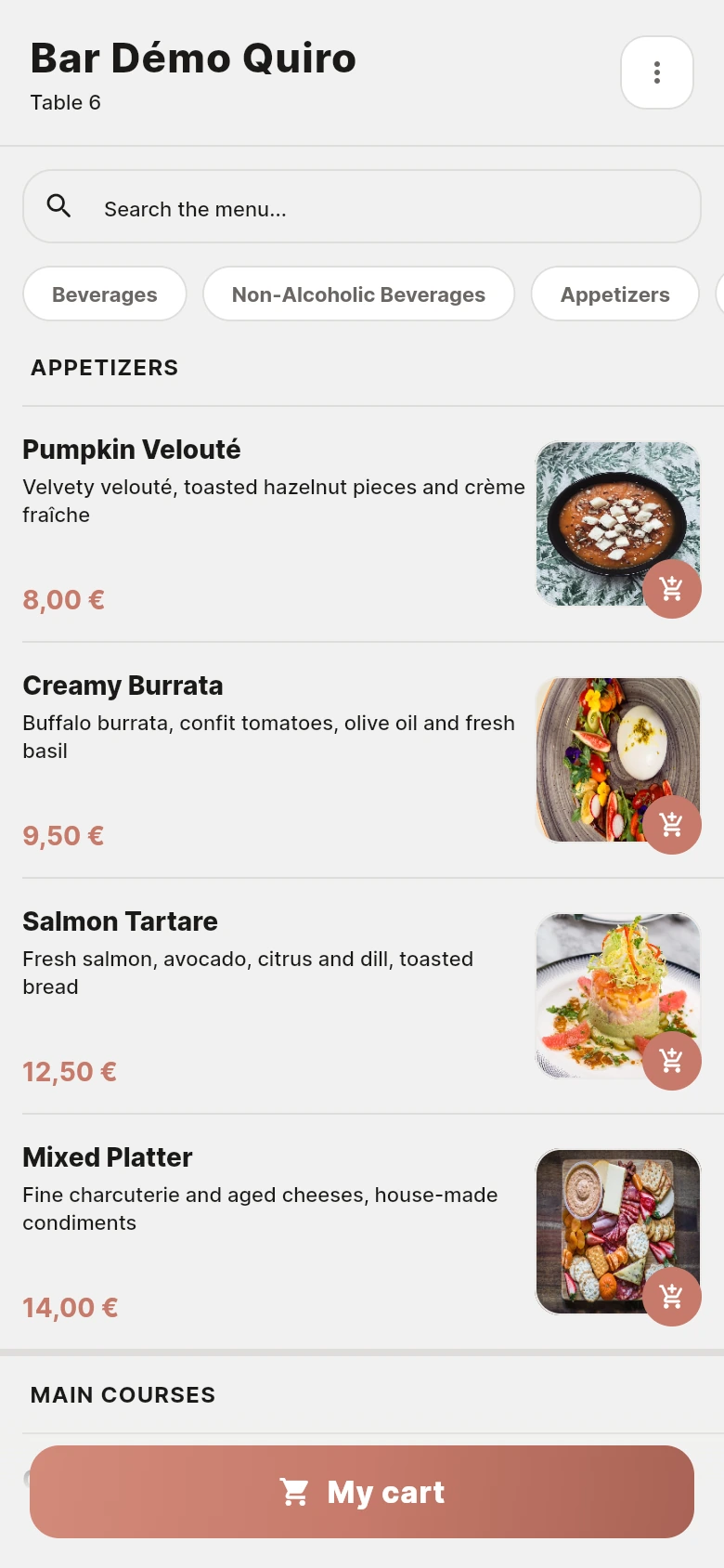 La carte du restaurant traduite en anglais sur le téléphone du client, avec les photos des plats