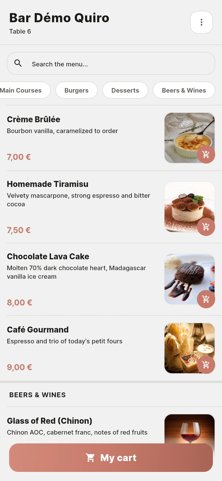 Les desserts de la carte traduits en anglais : le fondant au chocolat devient « Chocolate Lava Cake », pas un mot à mot