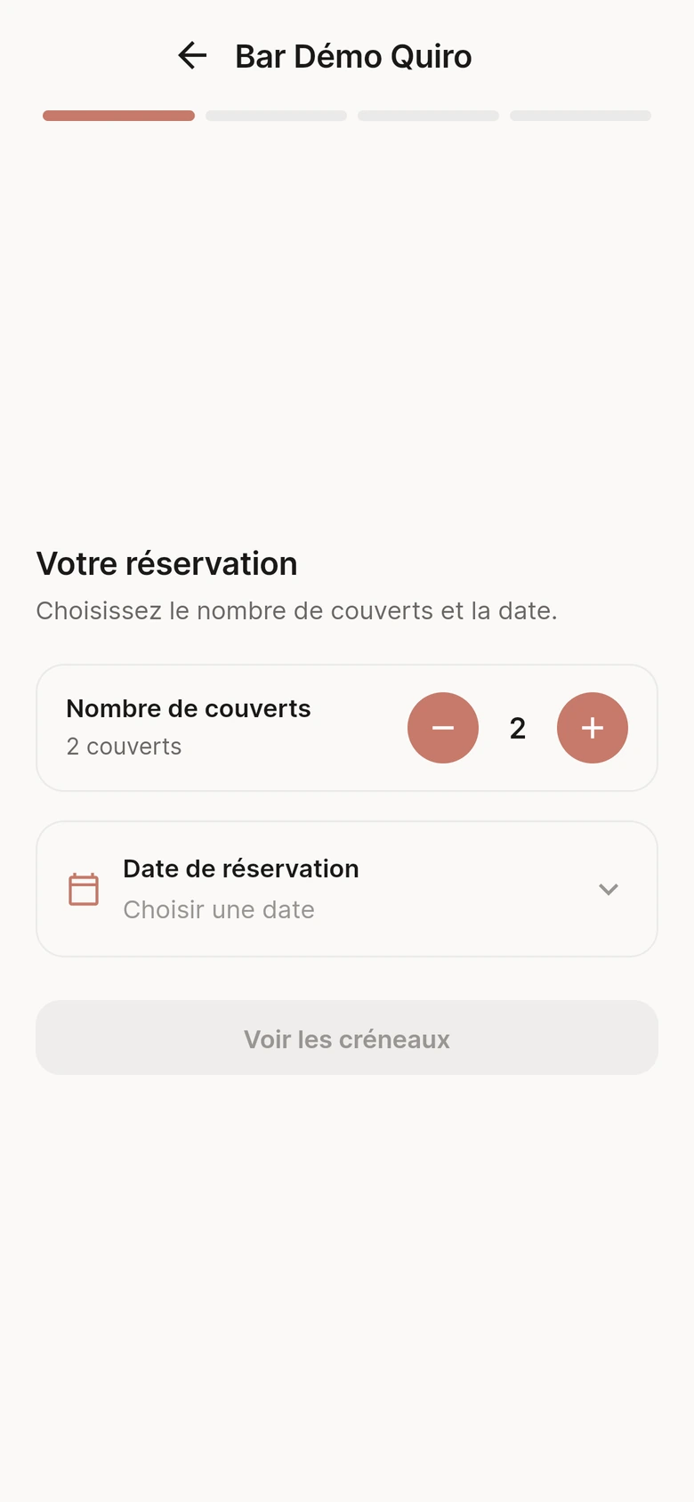 Réservation en ligne Quiro sur le téléphone du client : couverts, date et créneaux, sans appli
